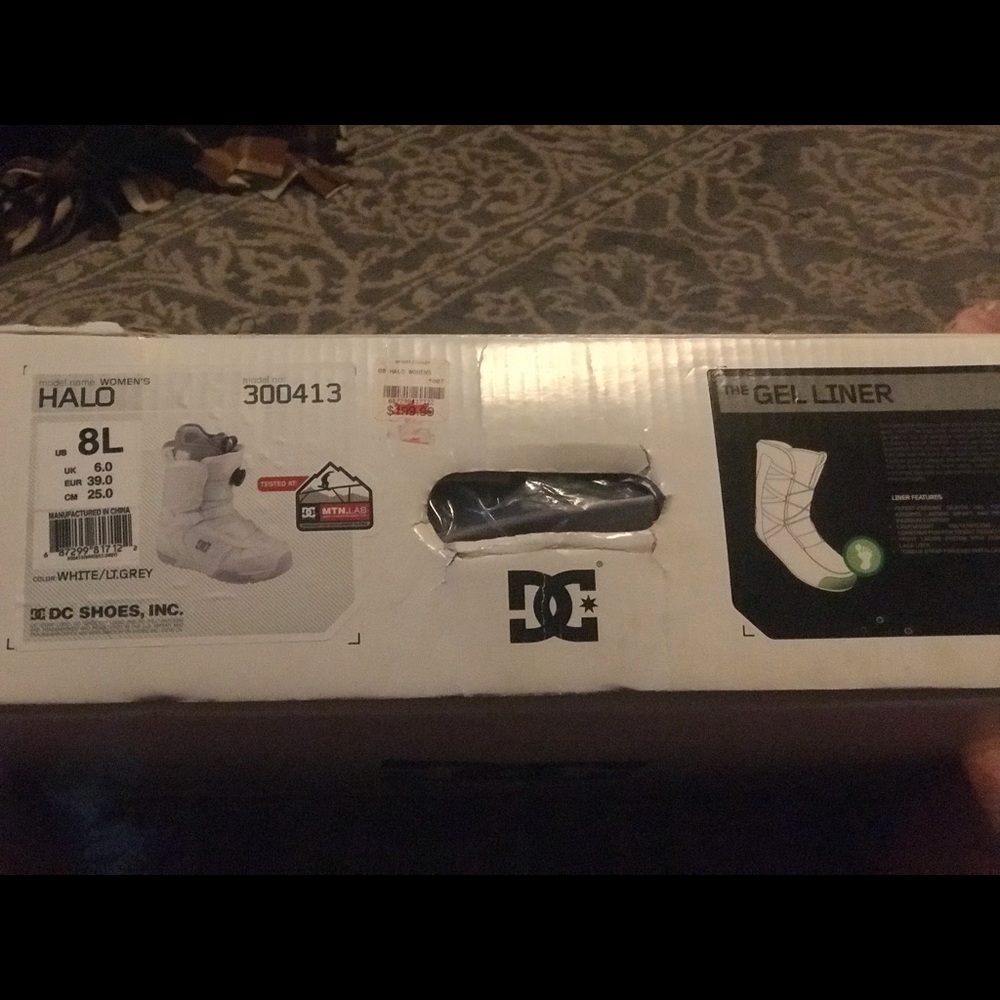 Women’s or girls dc snow board boots